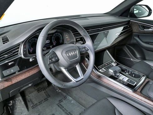 Used 2023 Audi Q8 Premium Plus w/ Premium Plus Package image 4