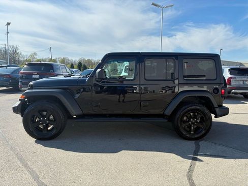 Used 2022 Jeep Wrangler Unlimited Sport image 4