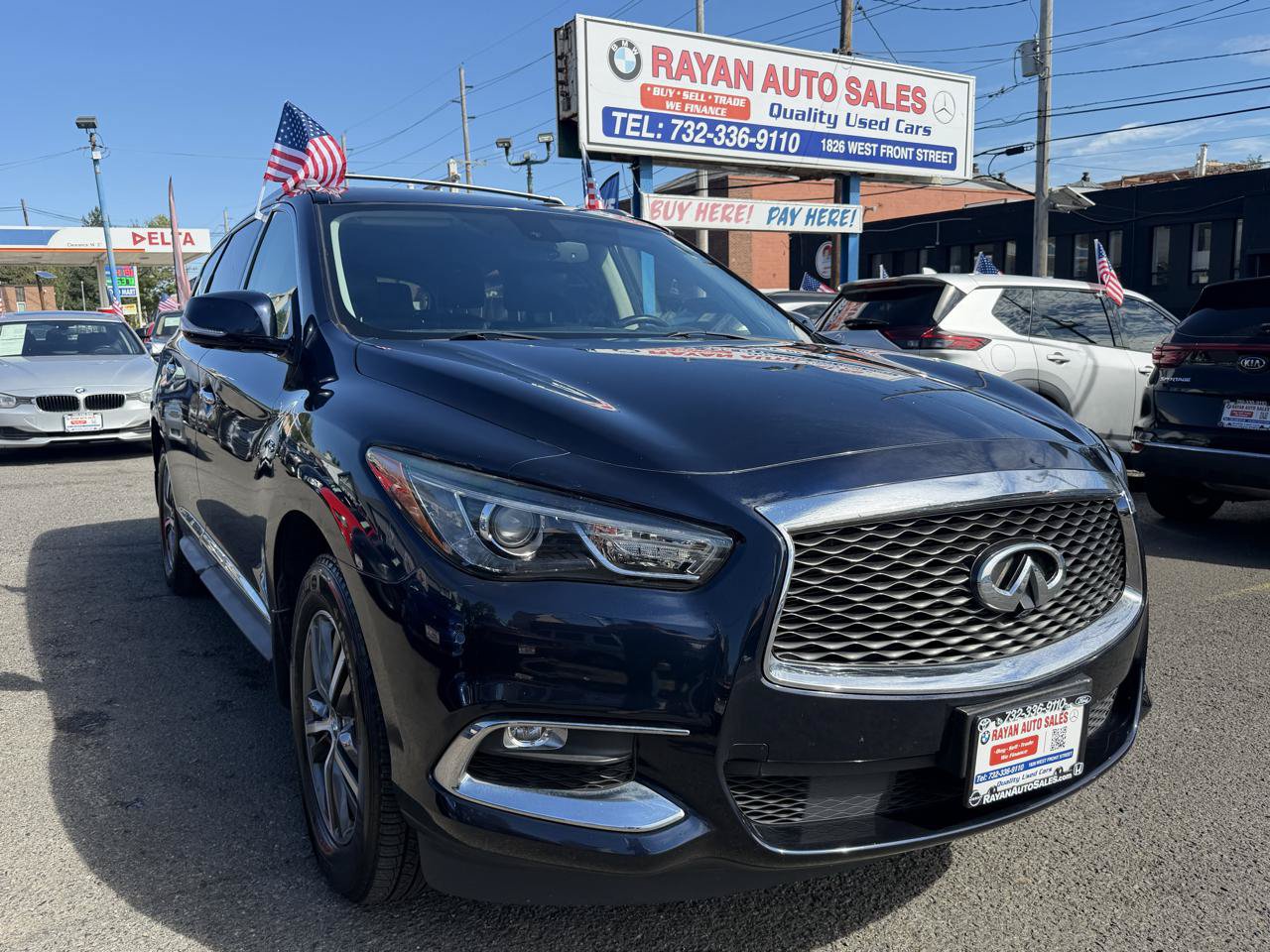 Used 2017 INFINITI QX60 Luxe w/ Premium Plus Package AWD/4WD image 2