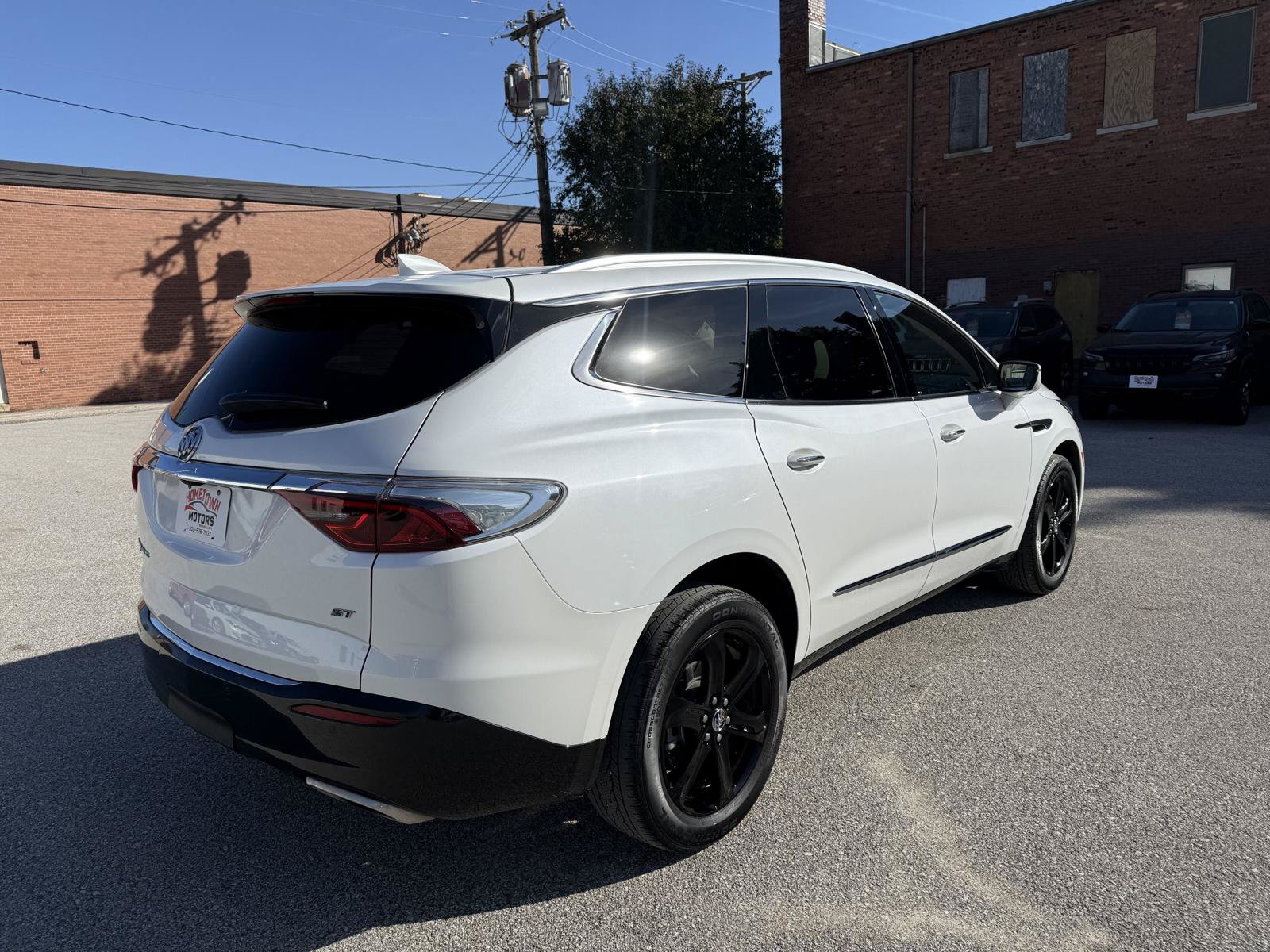 Used 2024 Buick Enclave Essence w/ Experience Buick Package AWD/4WD image 5
