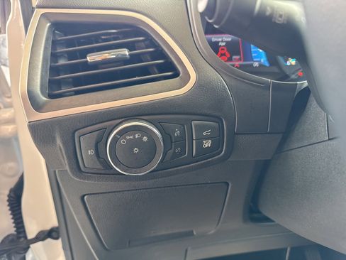 Certified 2022 Ford Edge SEL w/ Convenience Package image 26