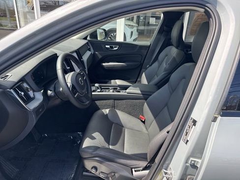 Certified 2025 Volvo XC60 B5 Plus AWD/4WD image 20