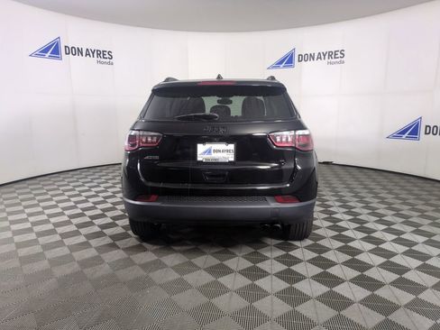 Used 2020 Jeep Compass Latitude image 4