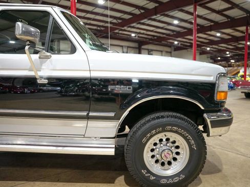 Used 1993 Ford F250 XLT image 11