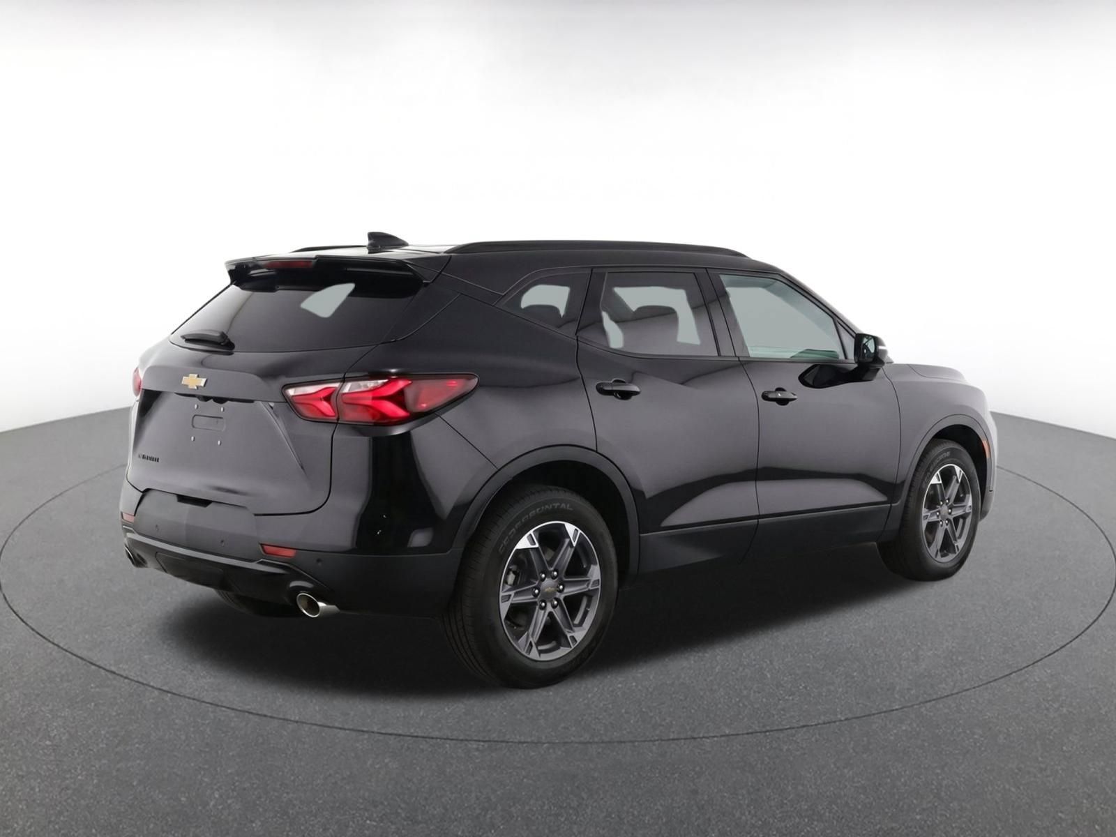 Used 2025 Chevrolet Blazer LT FWD image 8