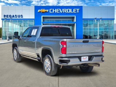 Used 2024 Chevrolet Silverado 2500 High Country w/ Technology Package AWD/4WD image 4