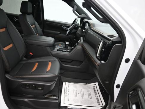 Used 2024 GMC Sierra 1500 AT4 w/ Technology Package image 8