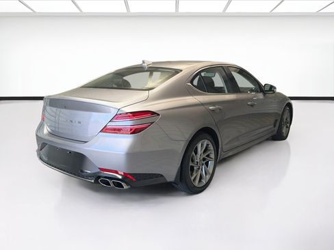 Used 2022 Genesis G70 2.0T RWD image 4