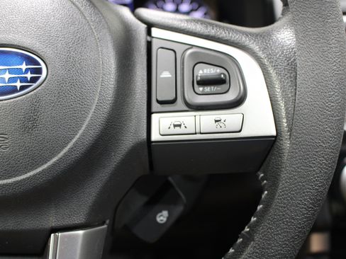 Used 2018 Subaru Forester 2.5i Touring AWD/4WD image 12