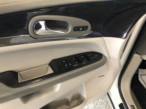Used 2017 Buick Enclave Premium image 6