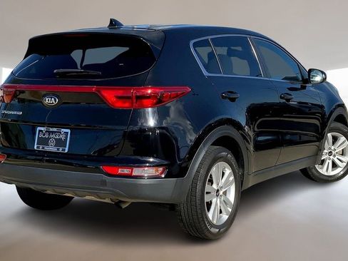 Used 2017 Kia Sportage LX image 2
