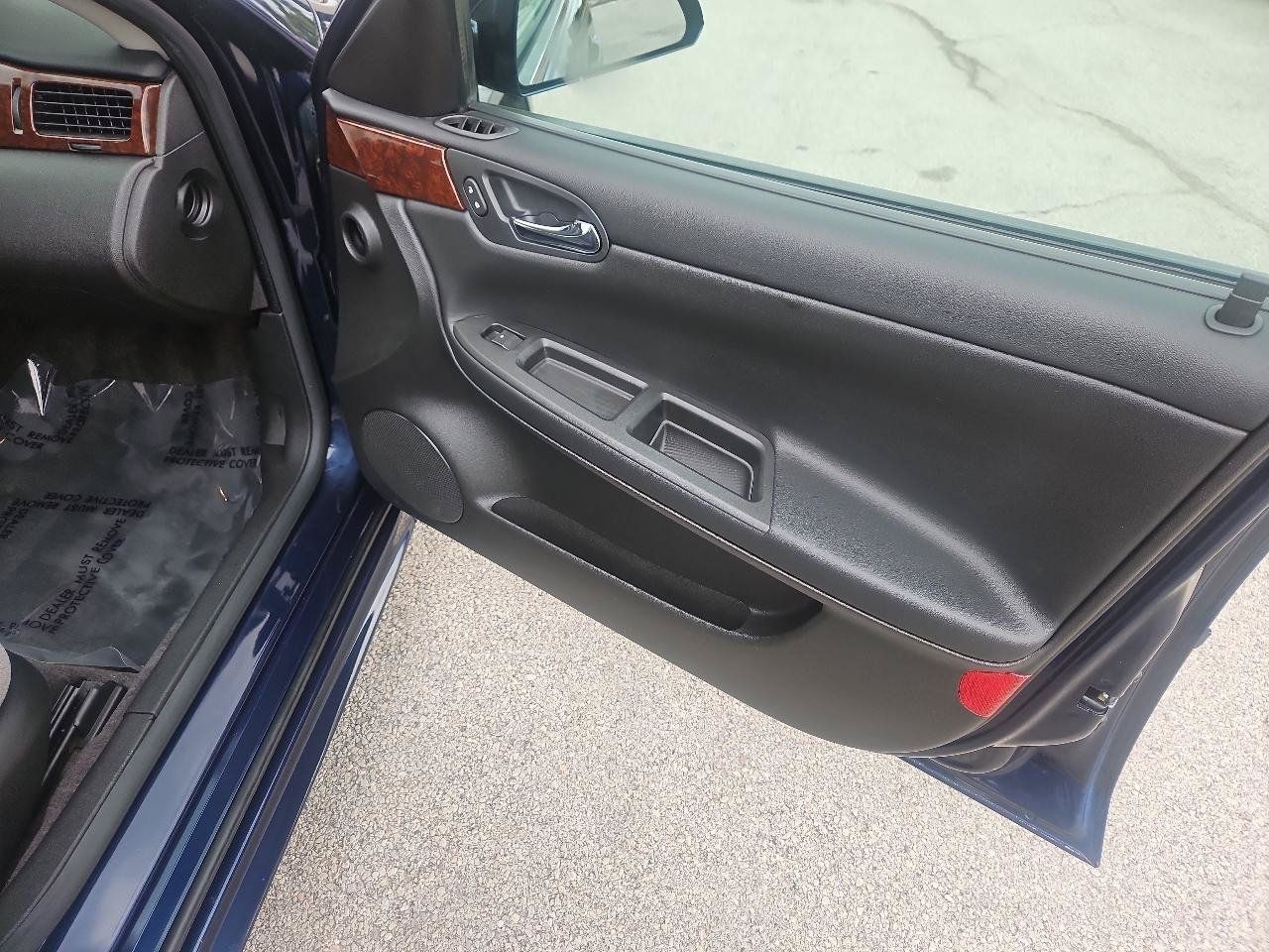 Used 2010 Chevrolet Impala LT w/ Convenience Package FWD image 14