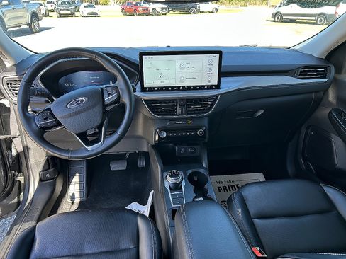 Used 2023 Ford Escape Platinum image 7