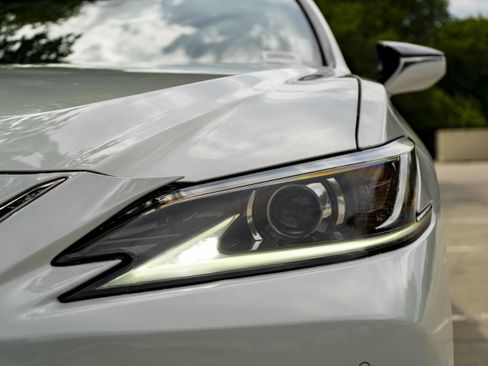 Used 2021 Lexus ES 350 F Sport w/ Accessory Package FWD image 10
