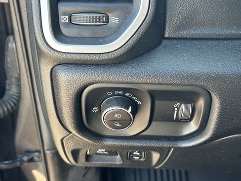 Used 2022 RAM 1500 Big Horn AWD/4WD image 18