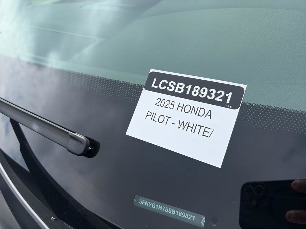 Certified 2025 Honda Pilot Touring image 33