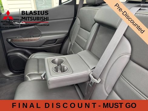 Used 2023 GMC Acadia Denali w/ Black Diamond Edition AWD/4WD image 41