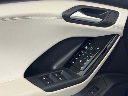 Certified 2025 Audi Q6 e-tron Premium Plus w/ Premium Plus image 14