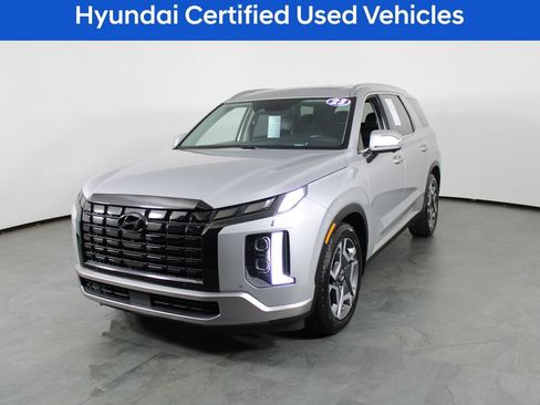 Used 2023 Hyundai Palisade Limited FWD image 2