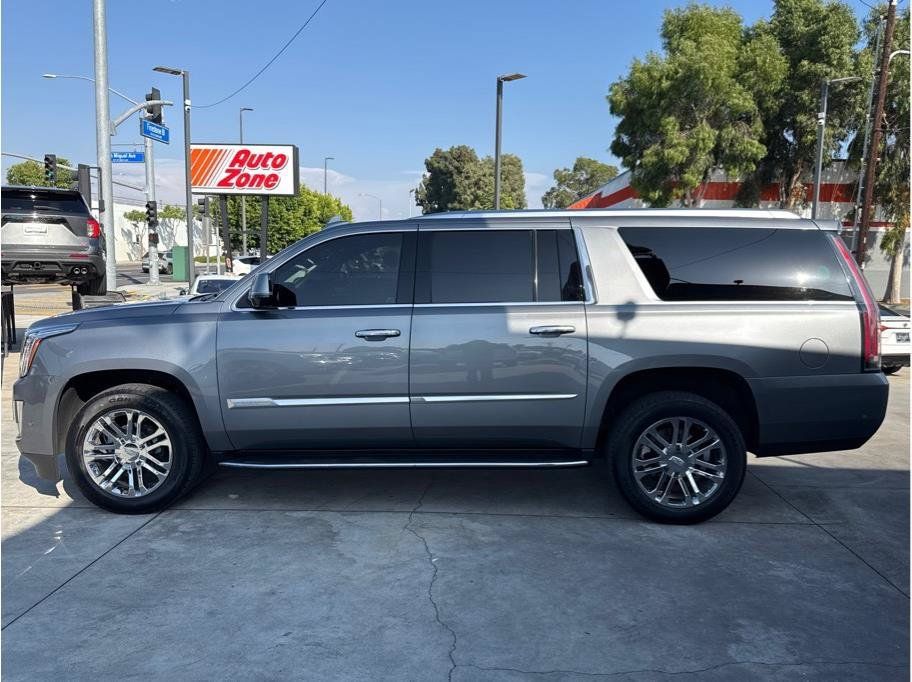 Used 2020 Cadillac Escalade ESV 2WD image 4