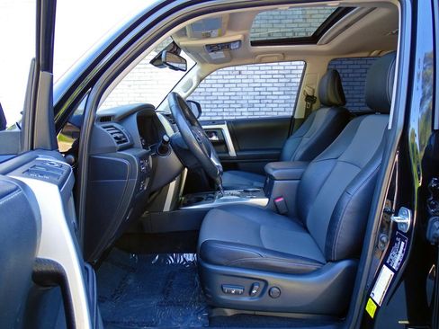 Used 2023 Toyota 4Runner SR5 Premium w/ Moonroof Package RWD image 11