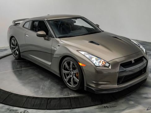 Used 2009 Nissan GT-R Premium AWD/4WD image 34