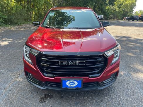 Used 2023 GMC Terrain SLE w/ Driver Convenience Package FWD image 10
