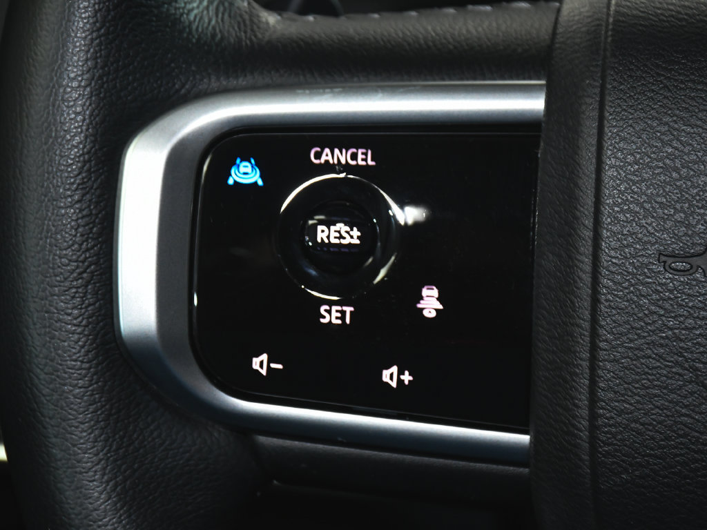 Used 2025 Nissan Armada SV AWD/4WD image 24