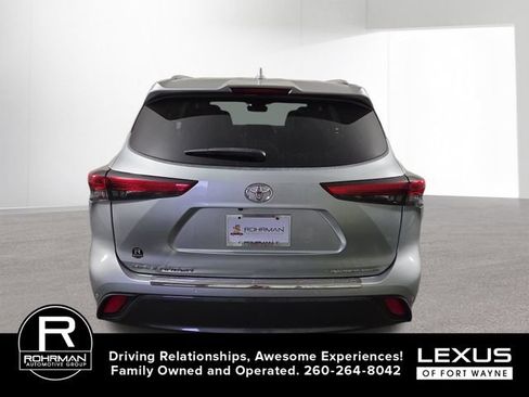 Used 2020 Toyota Highlander Limited AWD/4WD image 8