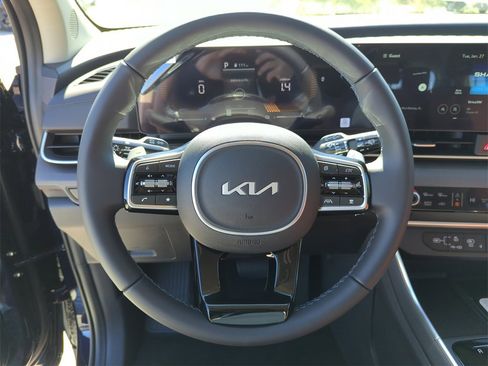 New 2026 Kia Carnival EX image 29