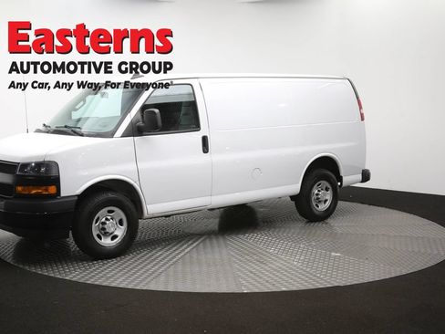 Used 2020 Chevrolet Express 3500 w/ Driver Convenience Package RWD image 54