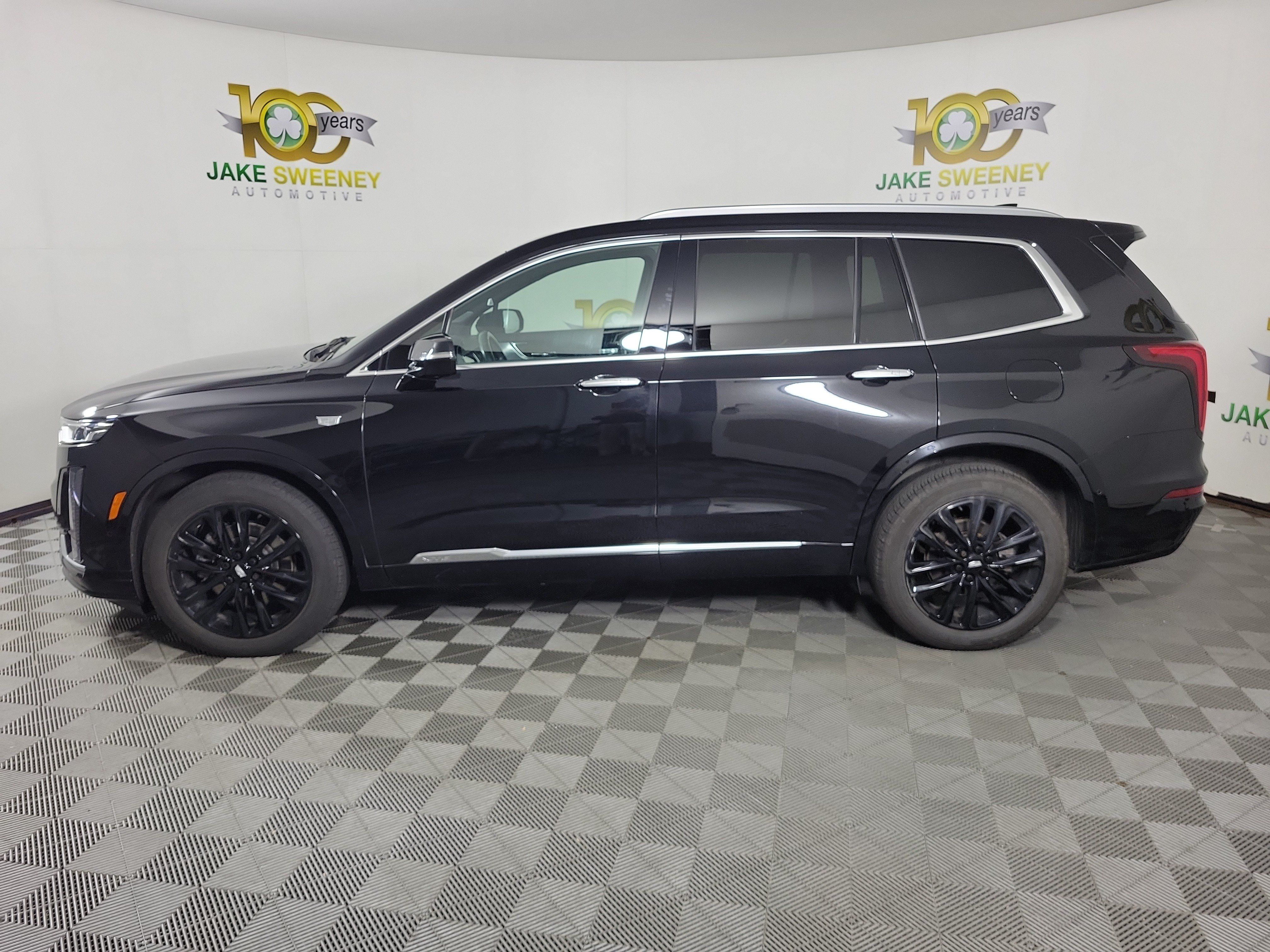 Used 2022 Cadillac XT6 Premium Luxury w/ LPO, ONYX Package AWD/4WD image 2