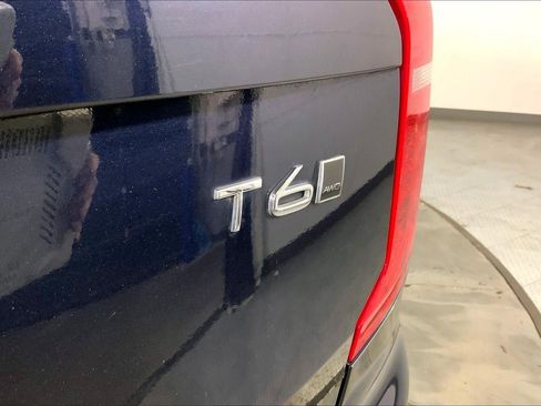 Used 2016 Volvo XC90 T6 Momentum w/ Momentum Plus Package image 8