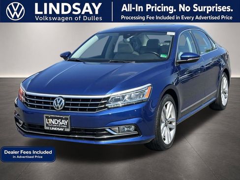Used 2017 Volkswagen Passat 1.8T SEL Premium FWD image 4