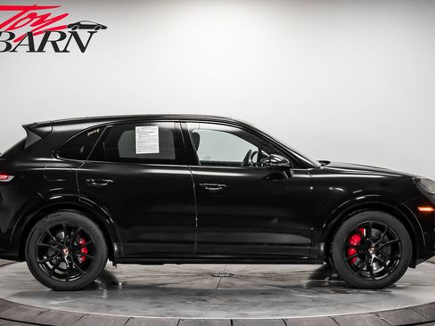 Used 2025 Porsche Cayenne GTS image 6