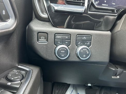 Used 2023 GMC Sierra 1500 SLE w/ X31 Off-Road Package image 9