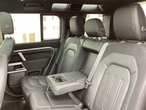 Used 2022 Land Rover Defender 110 X-Dynamic SE image 25