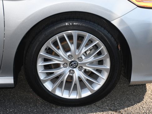 Certified 2020 Toyota Camry XLE image 21