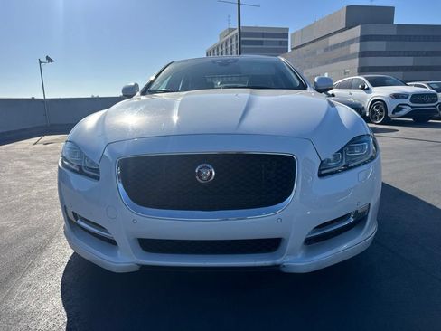 Used 2018 Jaguar XJ R-Sport RWD image 2