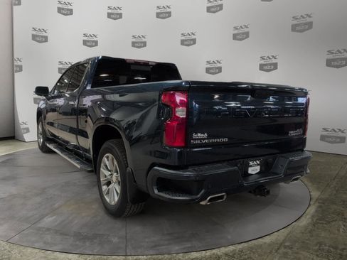 Used 2019 Chevrolet Silverado 1500 High Country w/ Technology Package AWD/4WD image 3