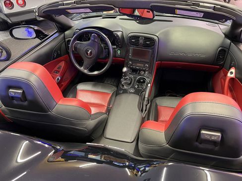 Used 2013 Chevrolet Corvette 427 w/ 1SB Preferred Equipment Group image 13