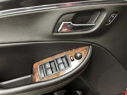 Used 2014 Chevrolet Impala LT w/ Convenience Package image 22