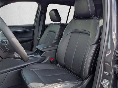 New 2026 Jeep Grand Cherokee Limited AWD/4WD image 4
