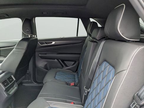 New 2026 Volkswagen Atlas Cross Sport SEL Premium R-Line AWD/4WD image 19