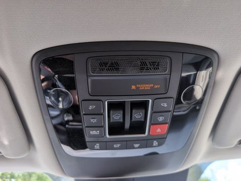 Used 2025 Kia Carnival SX Prestige FWD image 17
