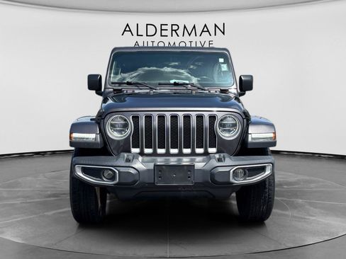 Used 2018 Jeep Wrangler Unlimited Sahara w/ Dual Top Group AWD/4WD image 8