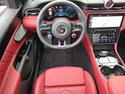 Used 2025 Maserati Grecale Modena AWD/4WD image 7