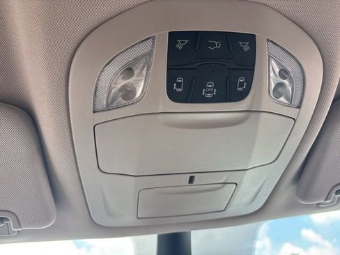 Used 2023 Chrysler Voyager LX FWD image 36