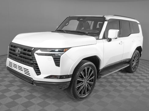 Used 2024 Lexus GX 550 w/ Cold Area Package image 8