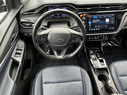 Used 2022 Chevrolet Bolt EUV LT w/ Convenience Package image 13